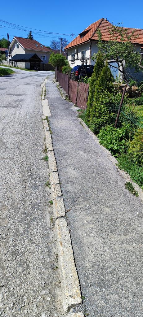 Rekonštrukcia chodníka na ulici Ľuda Ondrejova 